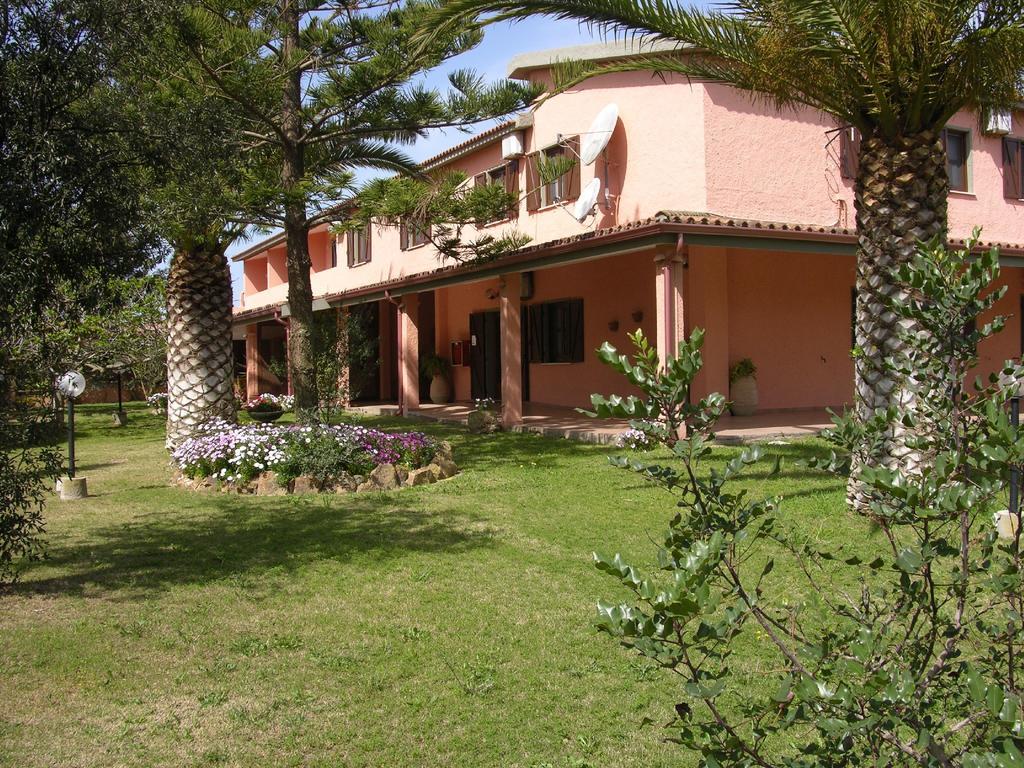 Hotel Su Giudeu Chia Dış mekan fotoğraf
