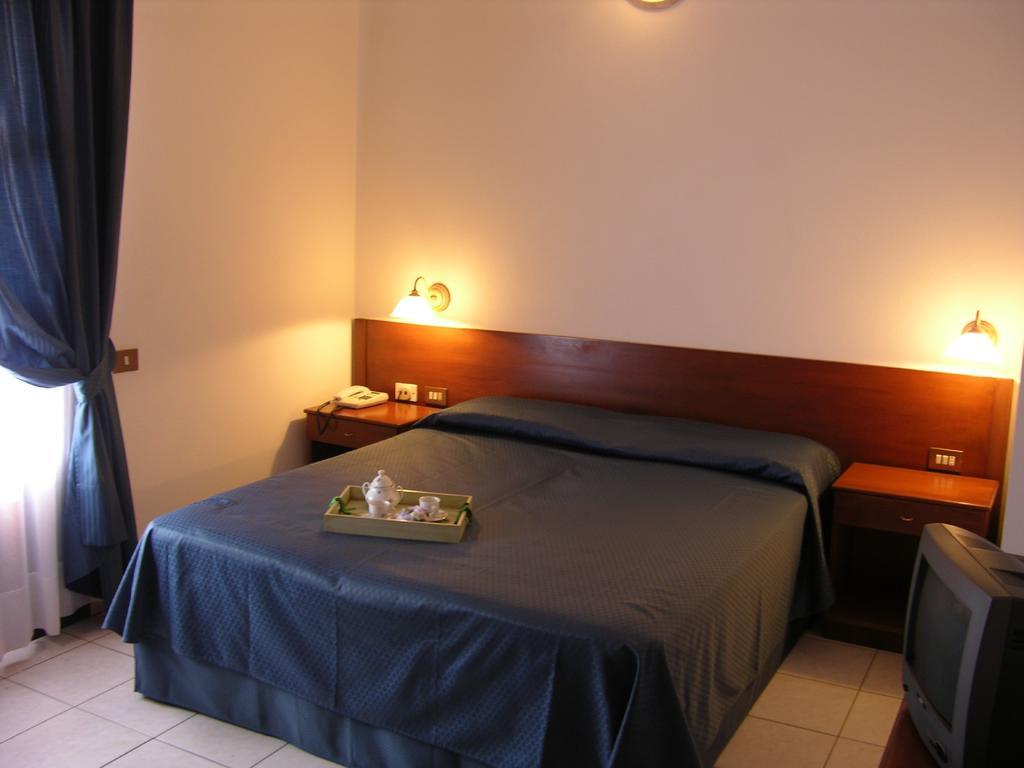 Hotel Su Giudeu Chia Dış mekan fotoğraf
