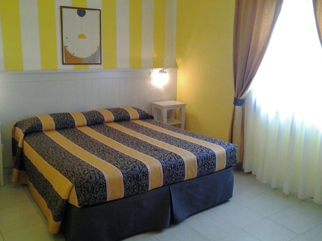Hotel Su Giudeu Chia Dış mekan fotoğraf