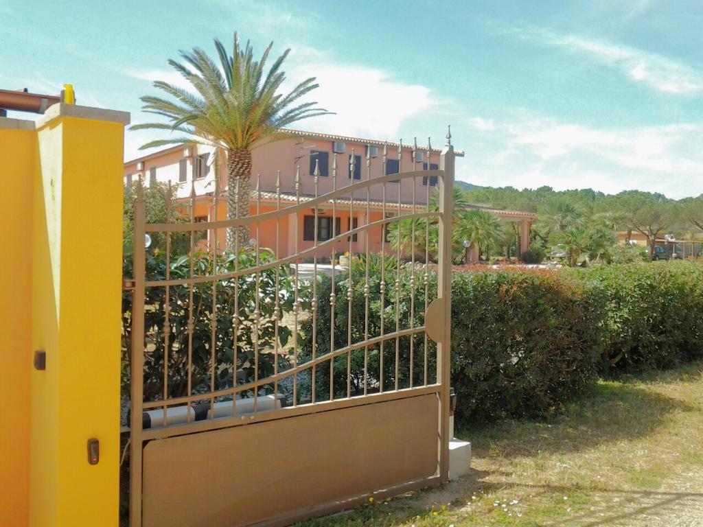 Hotel Su Giudeu Chia Dış mekan fotoğraf